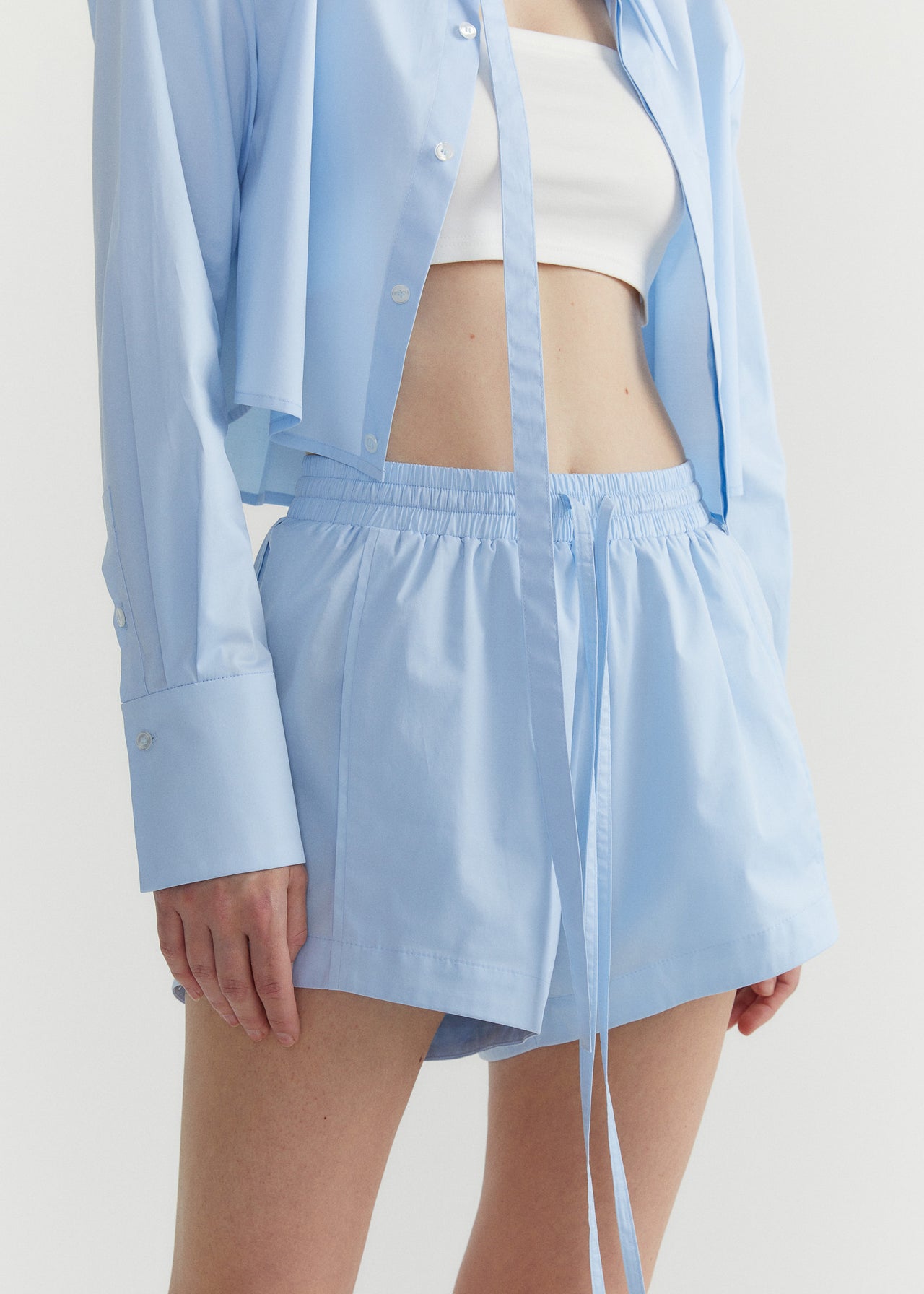 THE SHORTS (1) Hellblau