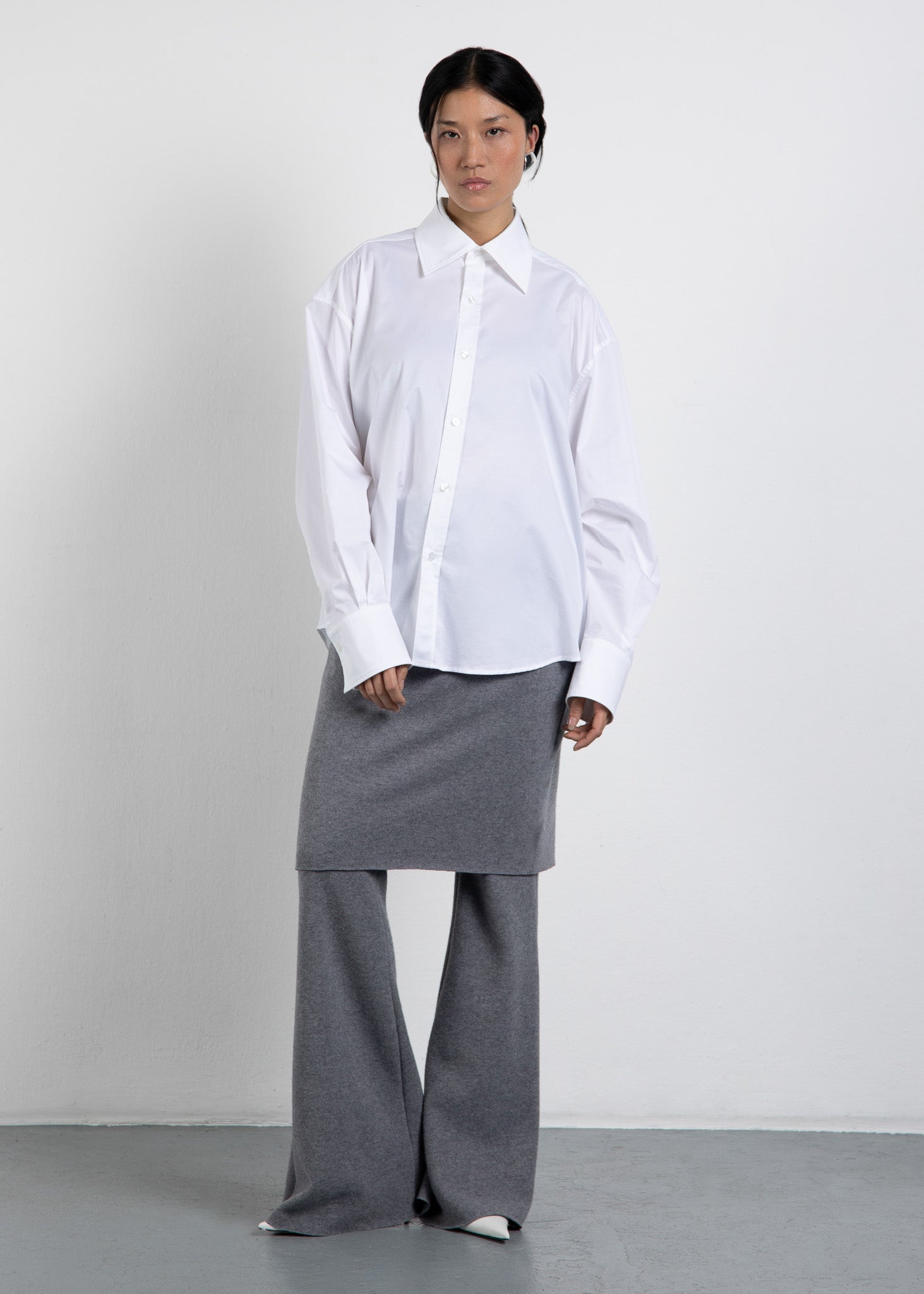 Oversized Unisex-Hemd Zwingenberg, Vorderansicht, Weiß, im klassischen Herrenhemd-Stil