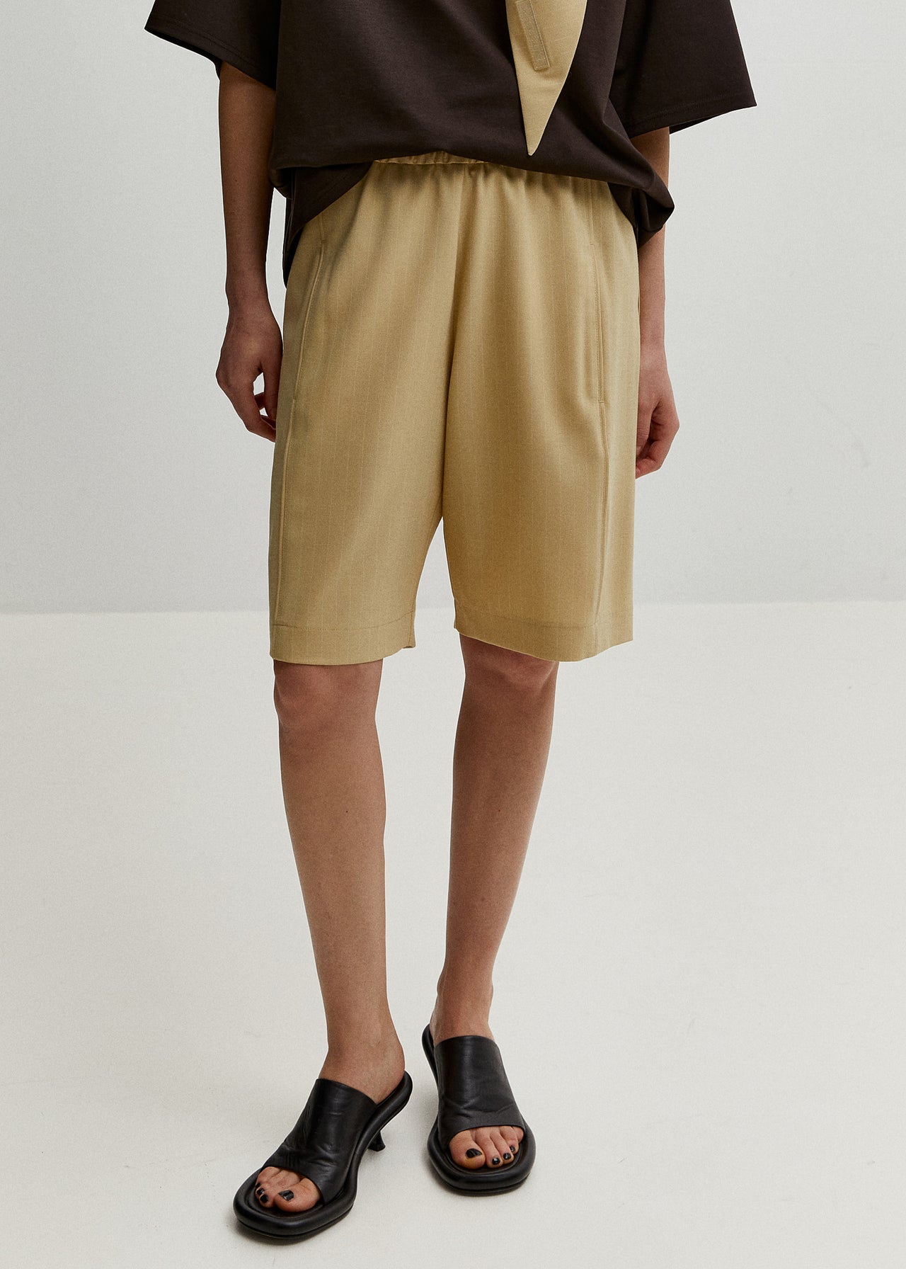 Relaxed Bermuda Butter Yellow Pinstripe