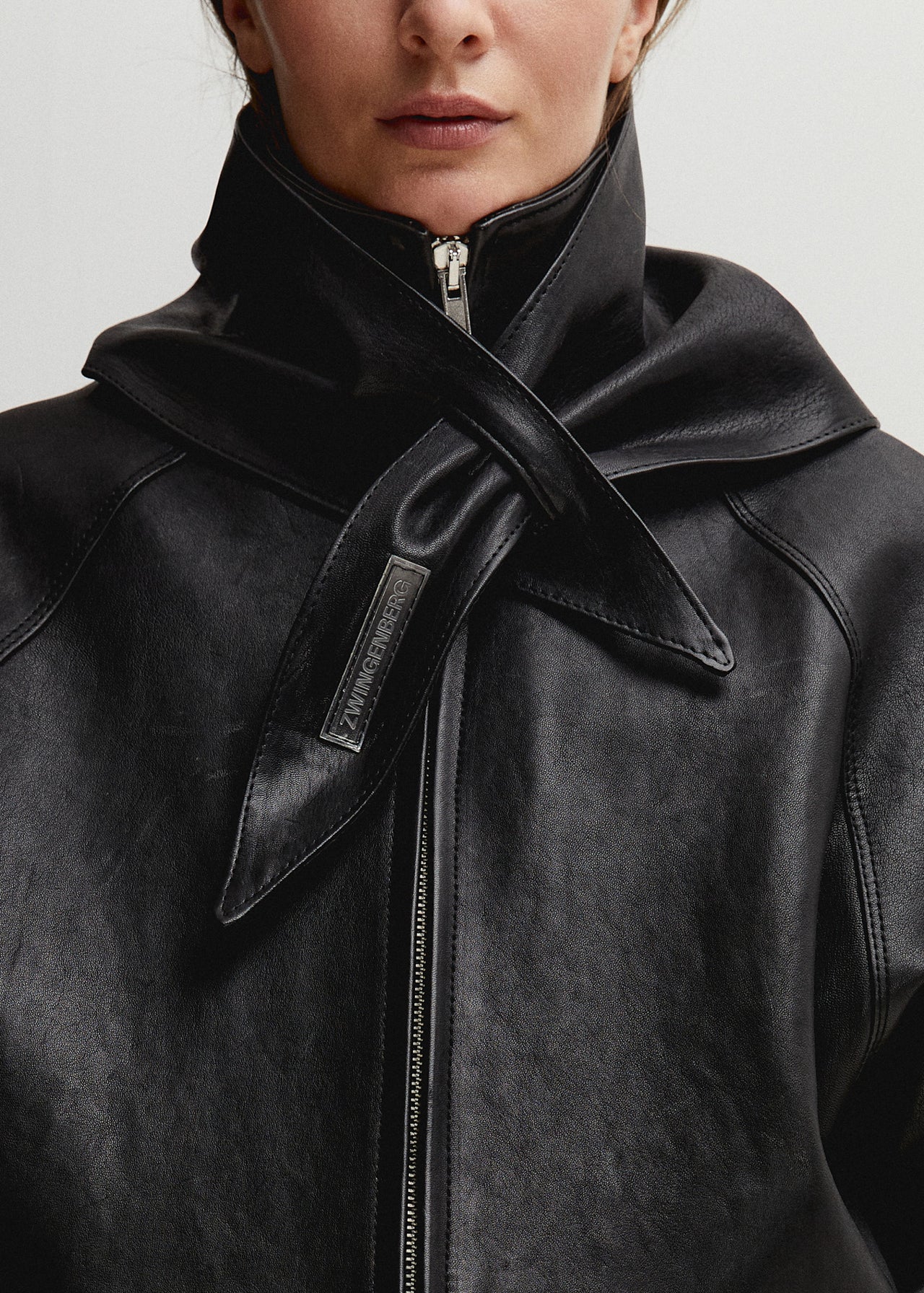 Triangle Scarf Schwarz Leder